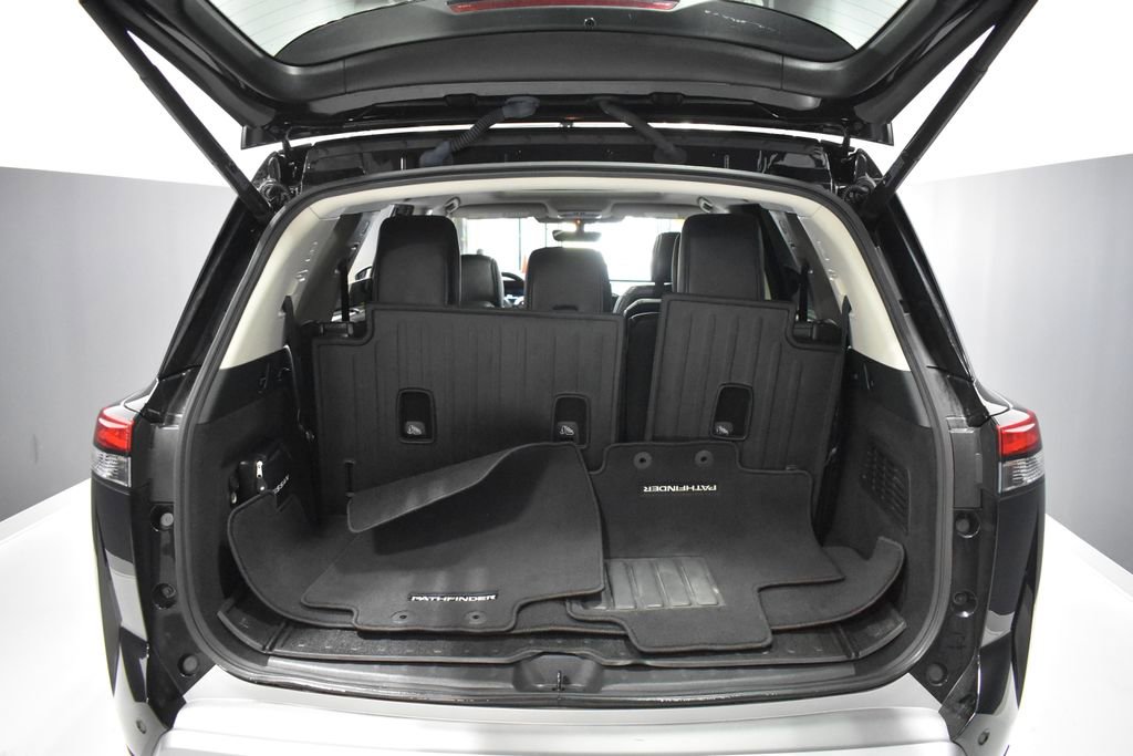 Certified 2024 Nissan Pathfinder Platinum image 38