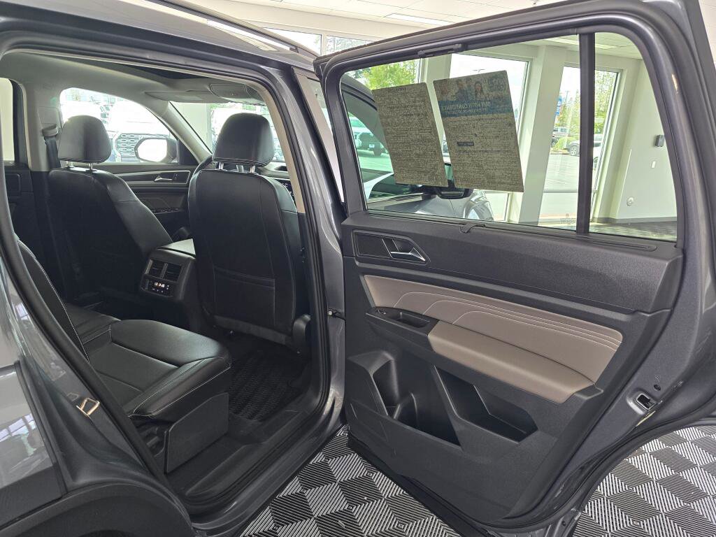 Used 2023 Volkswagen Atlas SE w/ Panoramic Sunroof Package AWD/4WD image 39