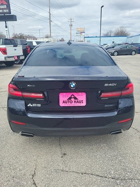 Used 2021 BMW 540i xDrive w/ M Sport Package image 25