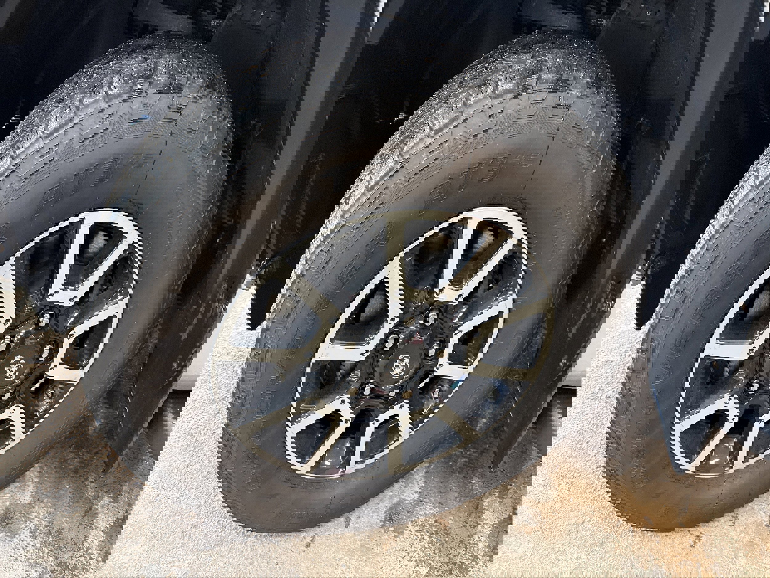 Used 2019 Toyota Tundra SR5 w/ TRD Off Road Package image 4