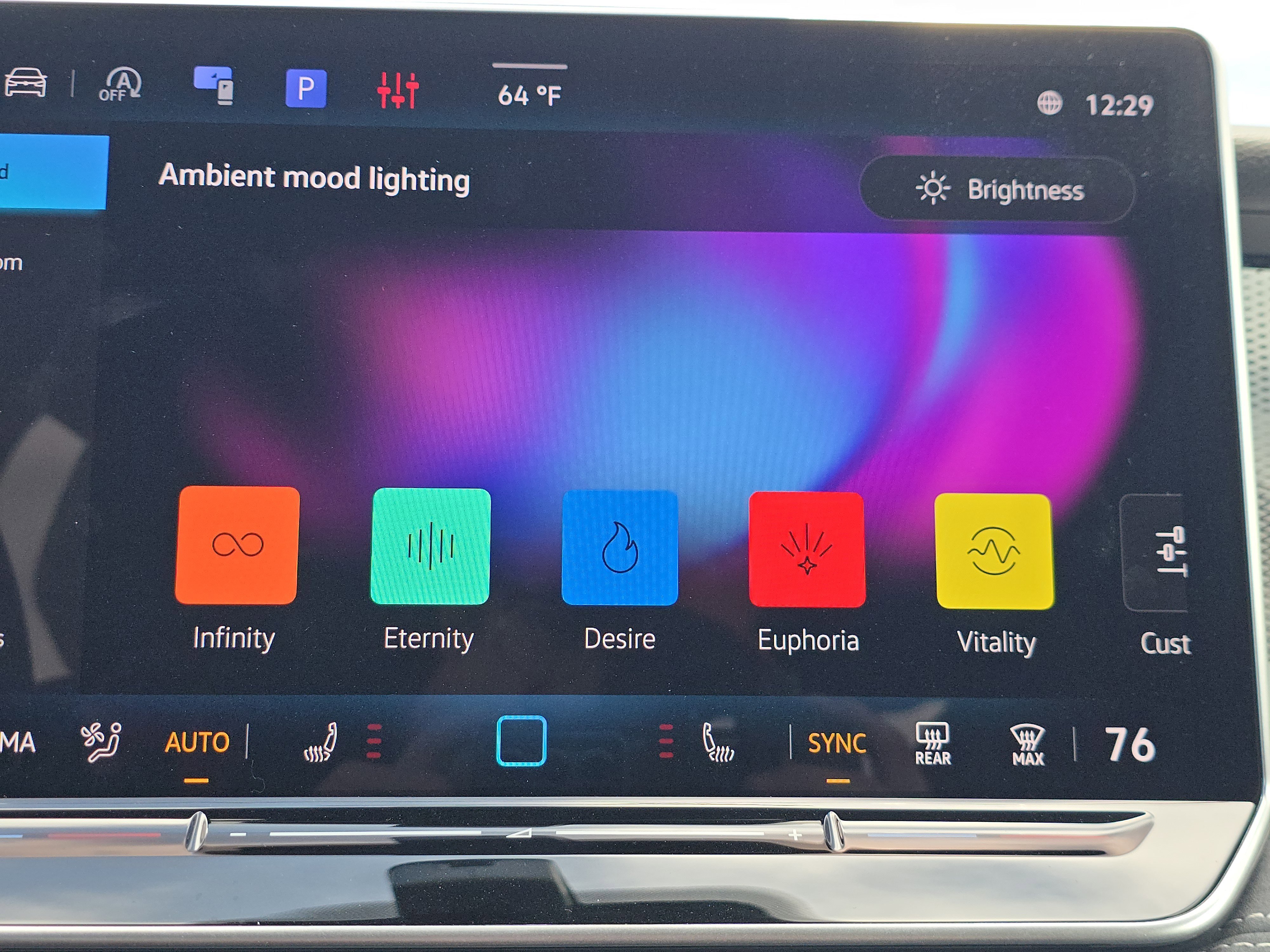 New 2026 Volkswagen Tiguan SE R-Line AWD/4WD image 25