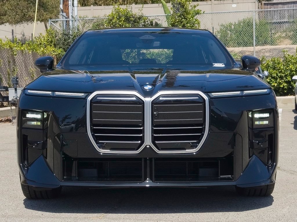 New 2027 BMW 740i w/ M Sport Package RWD image 2