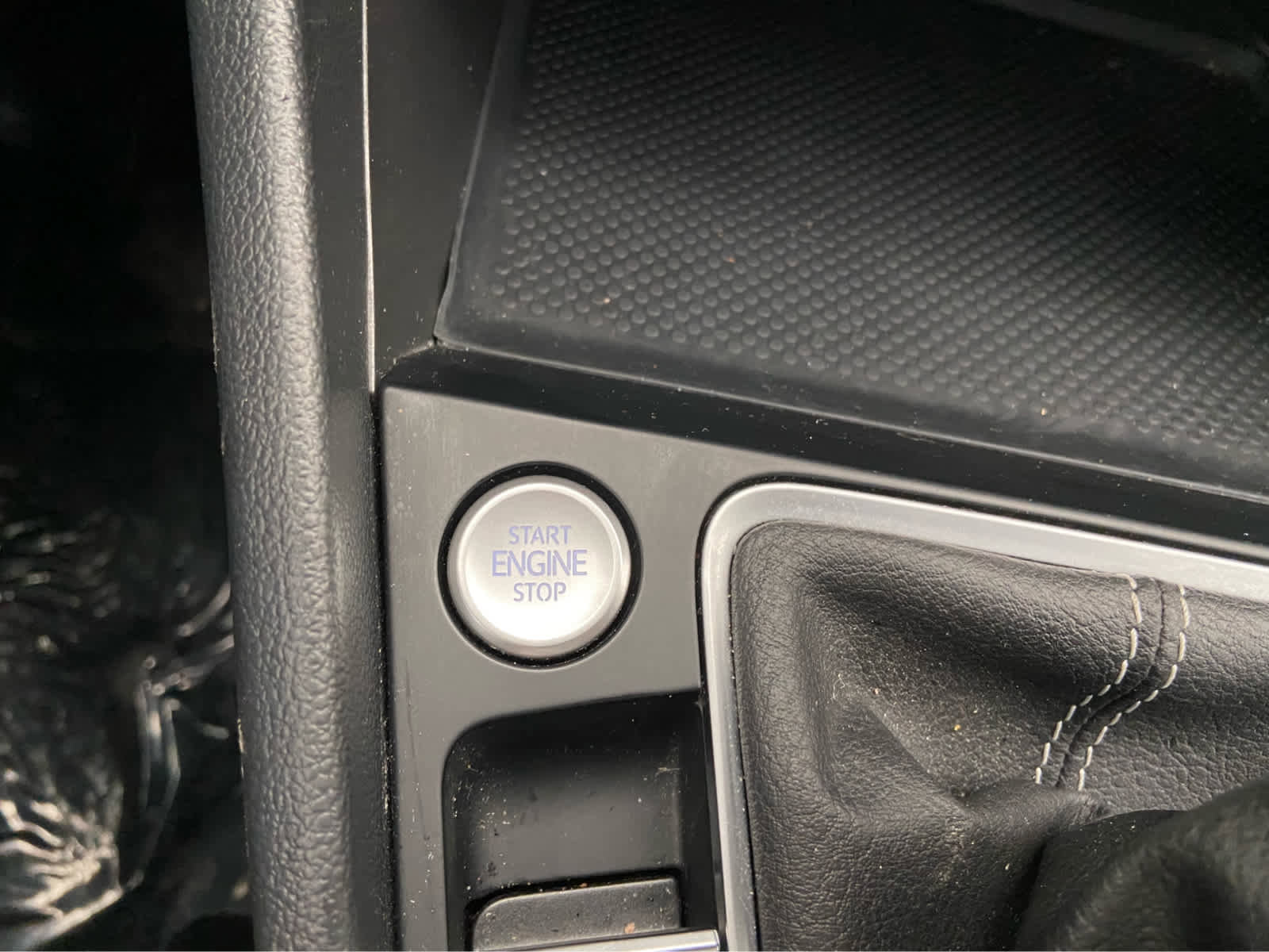 Used 2024 Volkswagen Jetta SE image 34