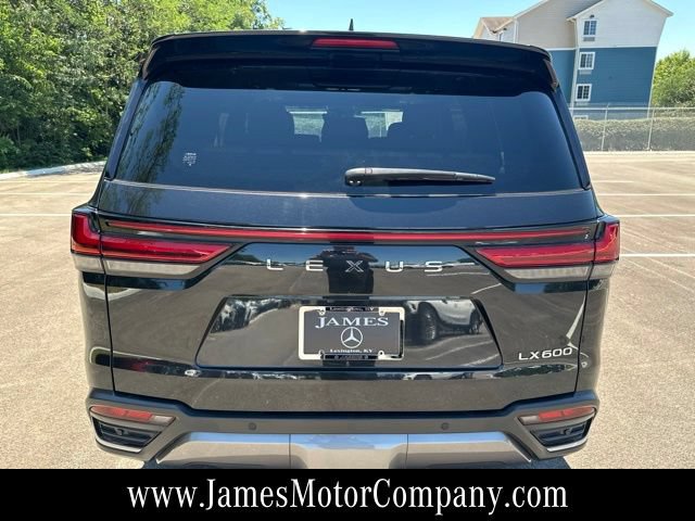 Used 2023 Lexus LX 600 4WD w/ Luxury Package image 6
