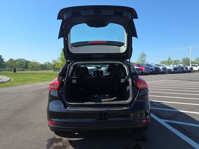 Used 2017 Ford Focus SE FWD image 8
