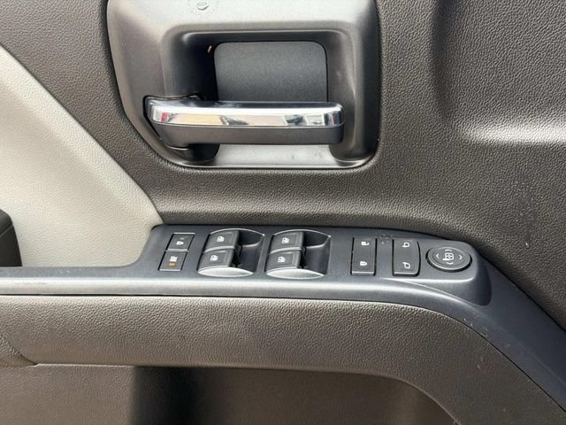 Used 2018 Chevrolet Silverado 1500 Custom w/ Custom Value Package AWD/4WD image 25