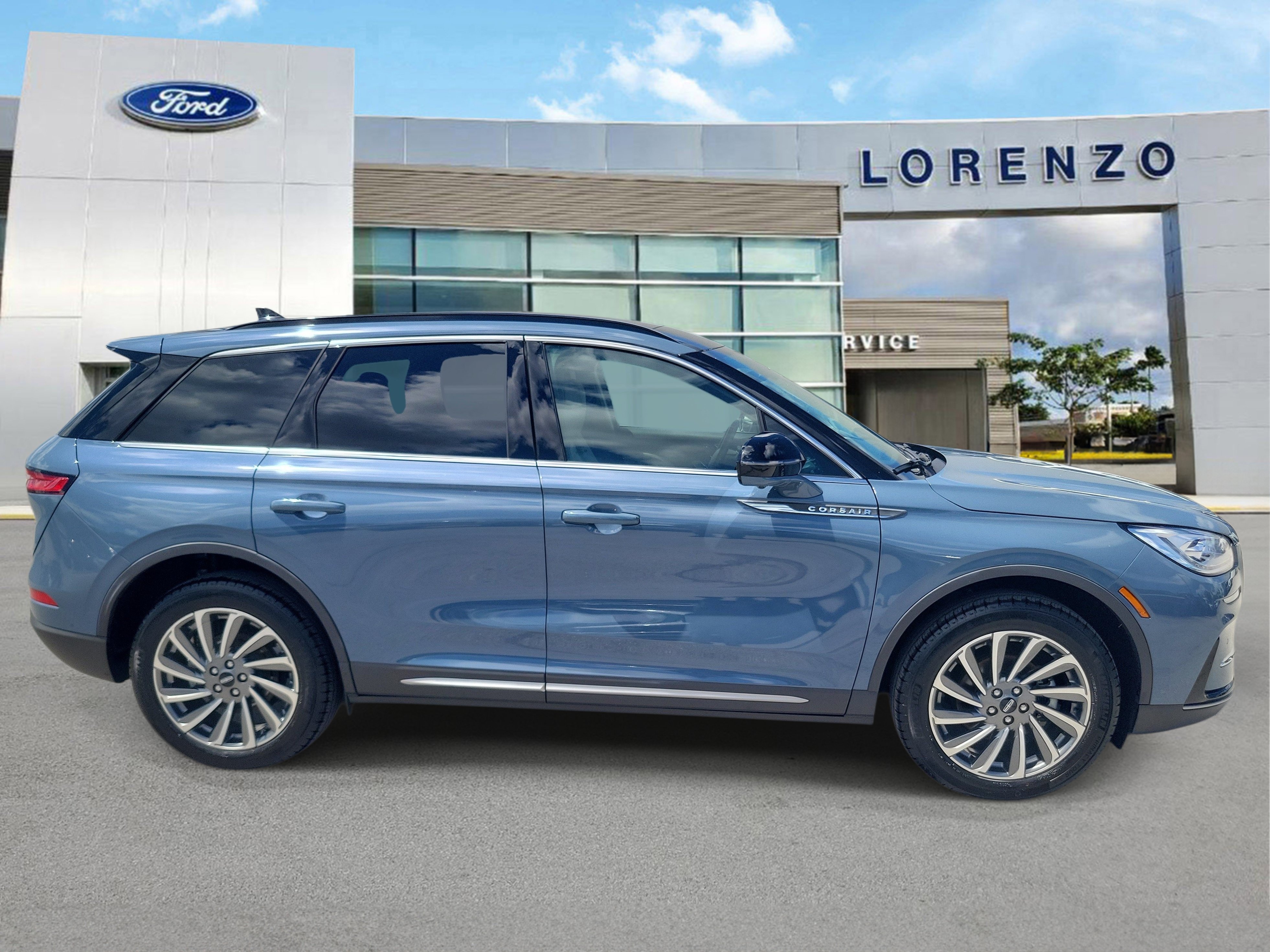 Used 2025 Lincoln Corsair Reserve FWD image 4