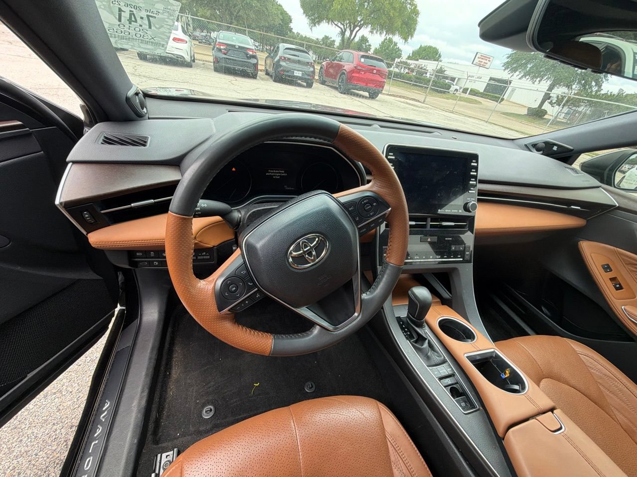 Used 2019 Toyota Avalon Limited FWD image 11