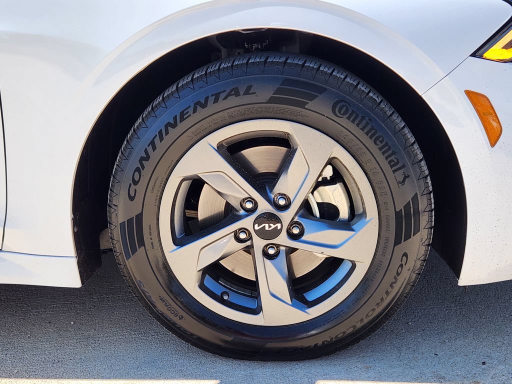 Certified 2023 Kia K5 LXS FWD image 15