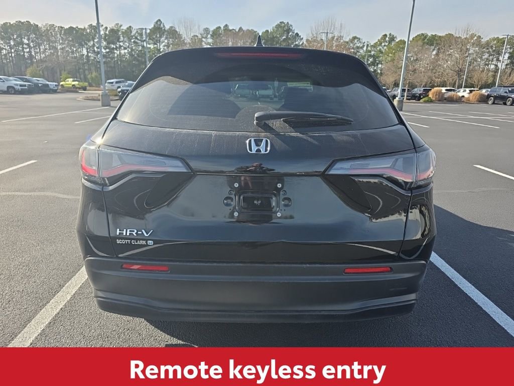 Used 2025 Honda HR-V LX image 9