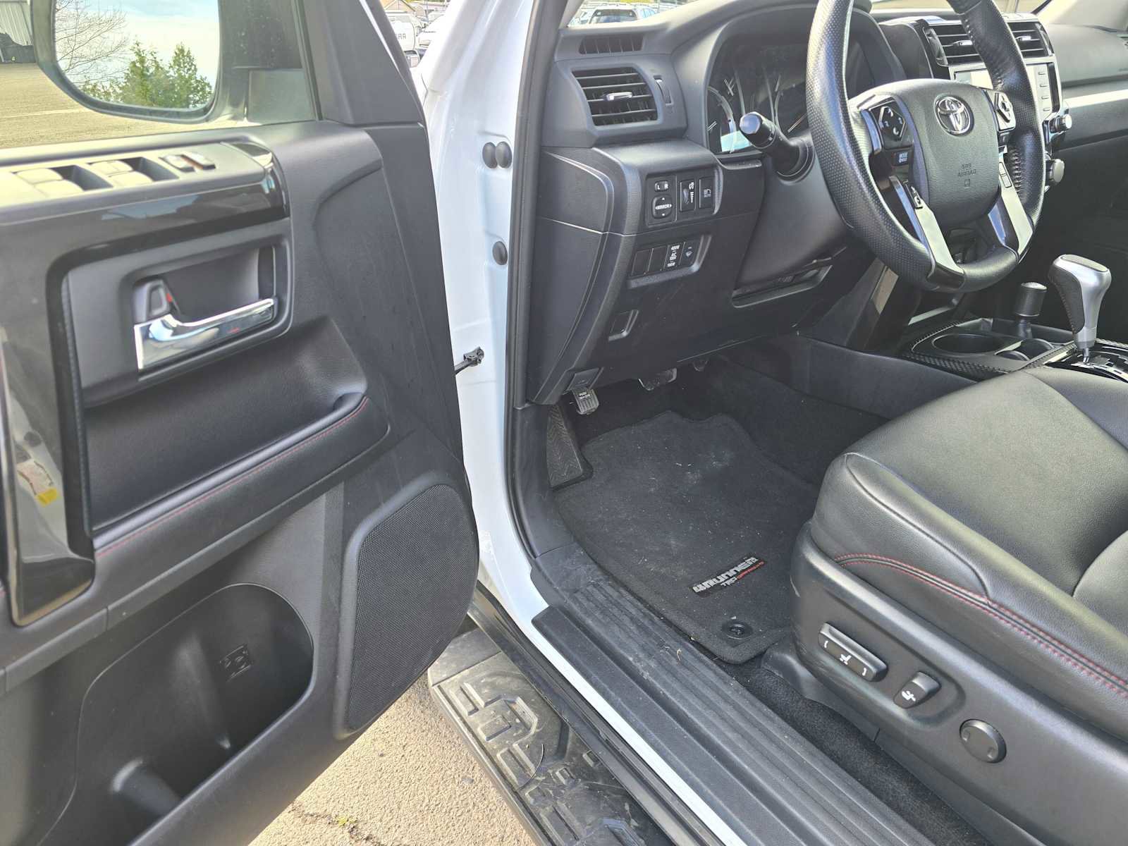 Certified 2024 Toyota 4Runner TRD Off-Road Premium image 22