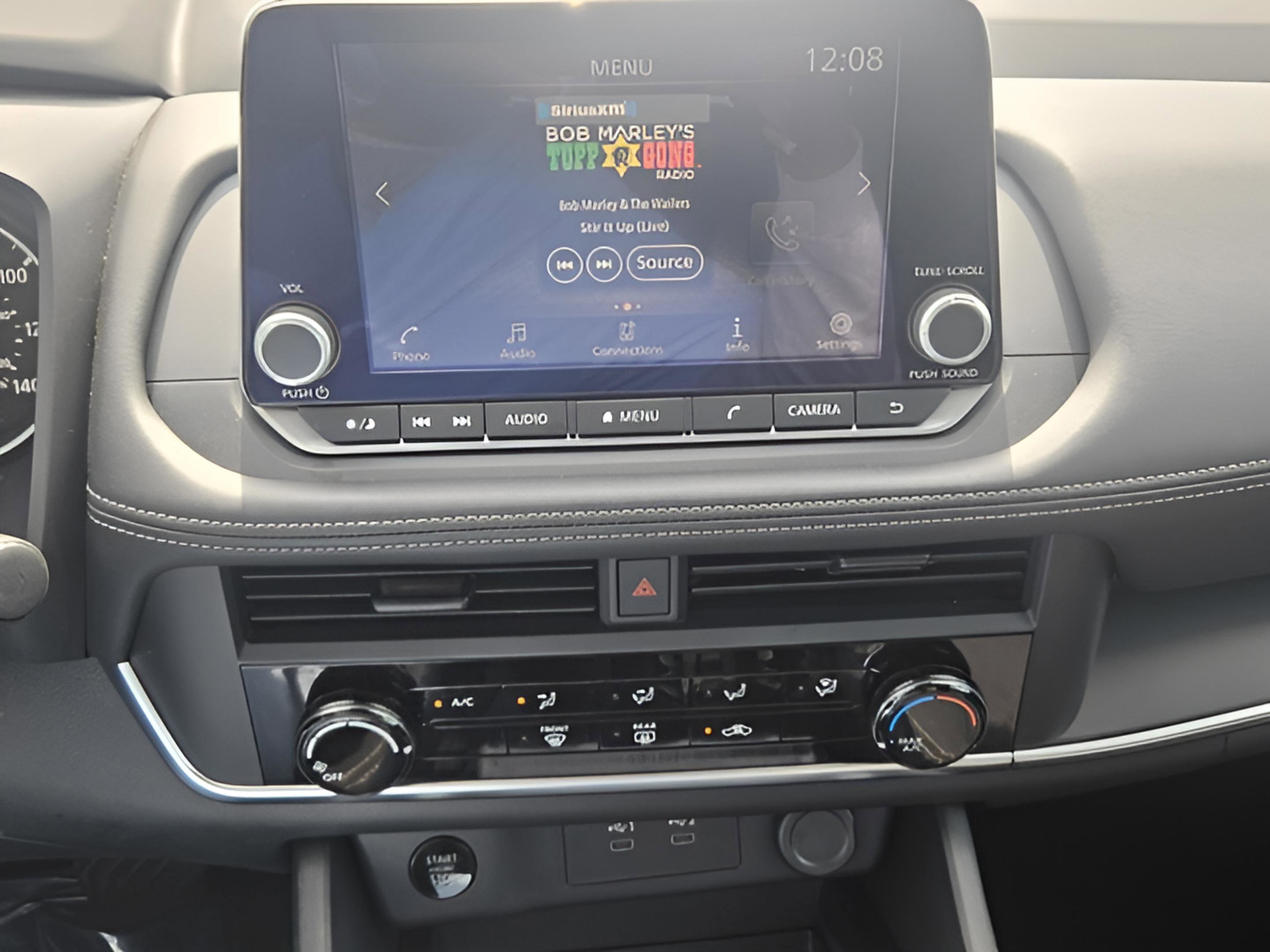 Used 2024 Nissan Rogue S FWD image 23