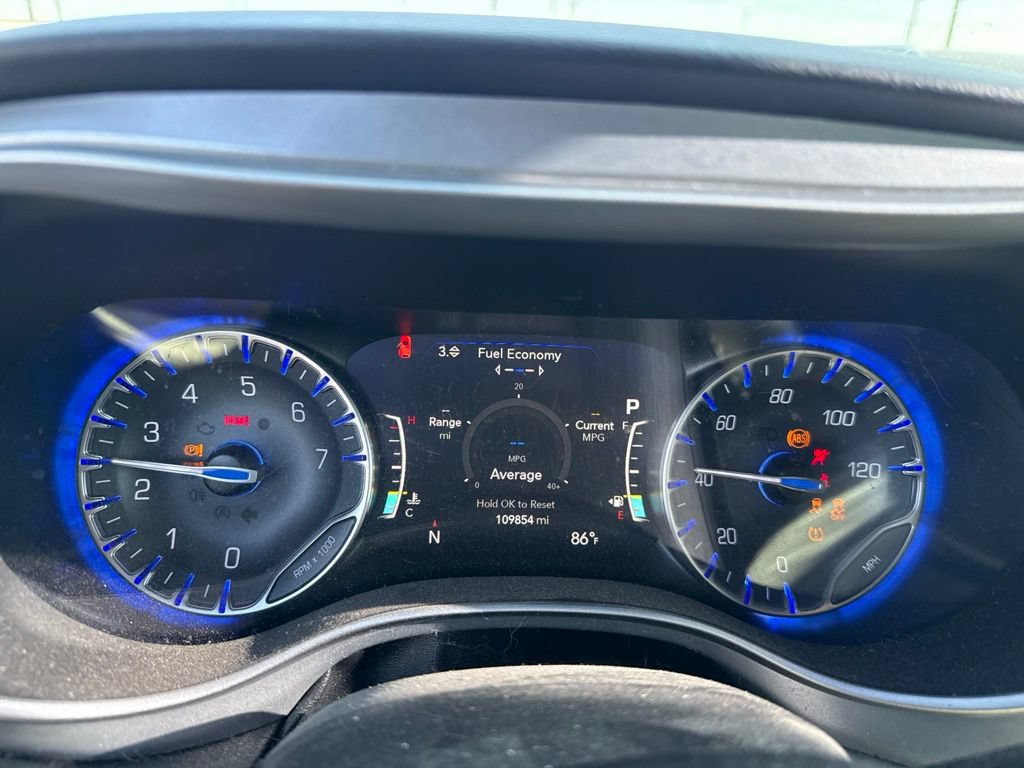 Used 2020 Chrysler Pacifica Touring-L Plus FWD image 12