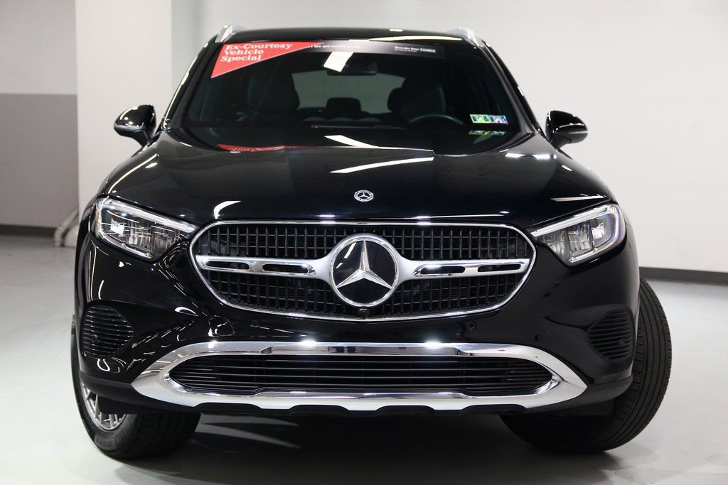 Certified 2025 Mercedes-Benz GLC 300 4MATIC image 3