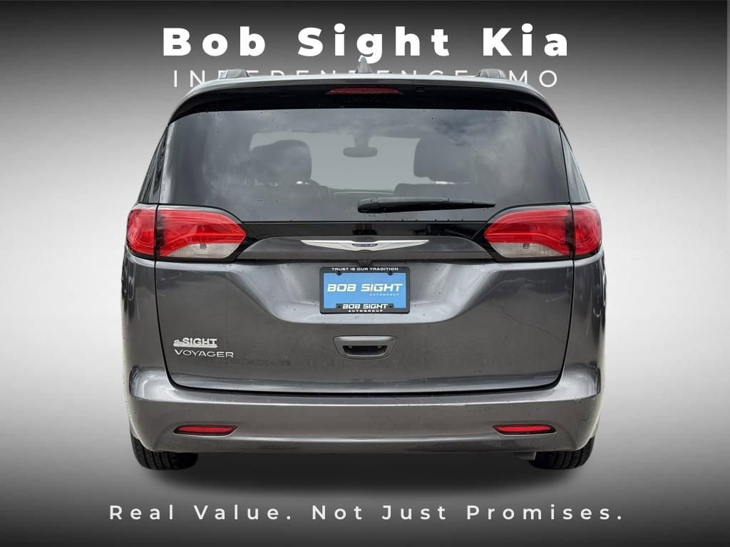Used 2020 Chrysler Voyager Lxi image 9