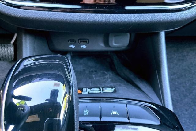 Used 2025 Buick Envista Avenir FWD image 23