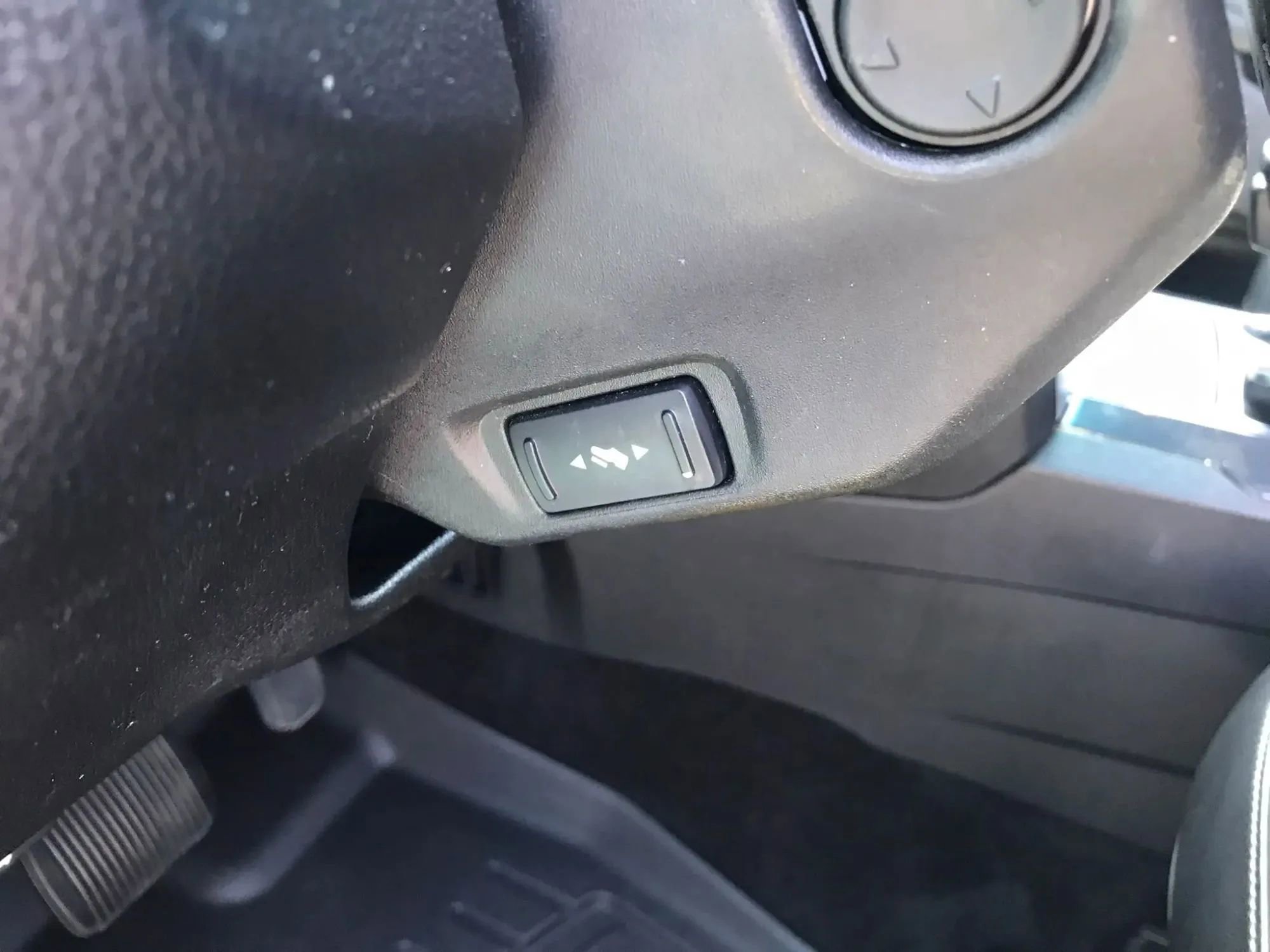 Used 2017 Ford Explorer Limited w/ Equipment Group 301A AWD/4WD image 17