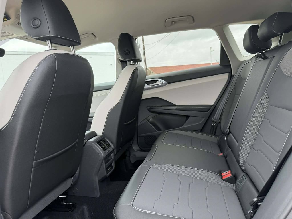 New 2026 Volkswagen Taos SE FWD image 22