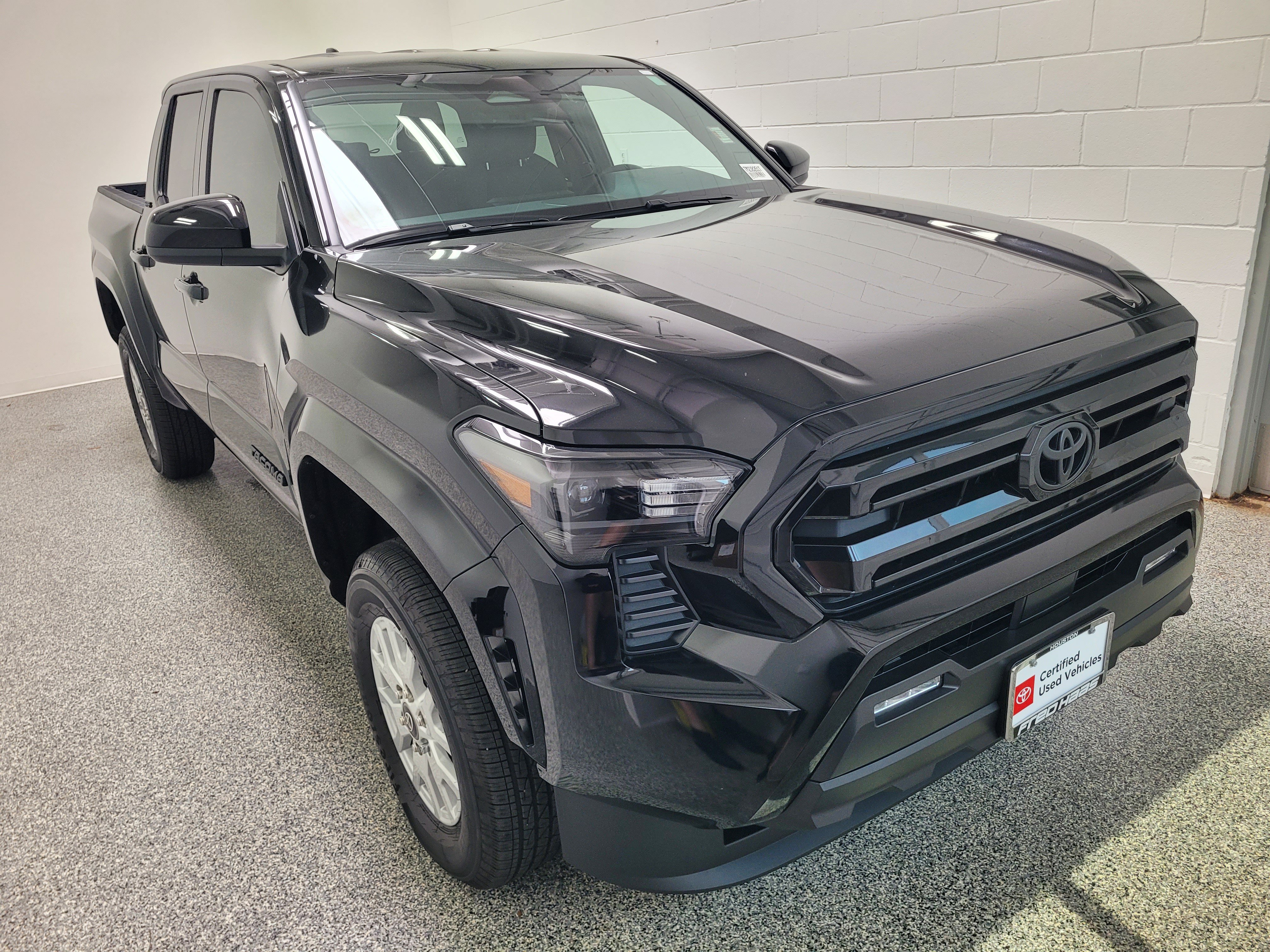Certified 2026 Toyota Tacoma SR5 AWD/4WD image 3