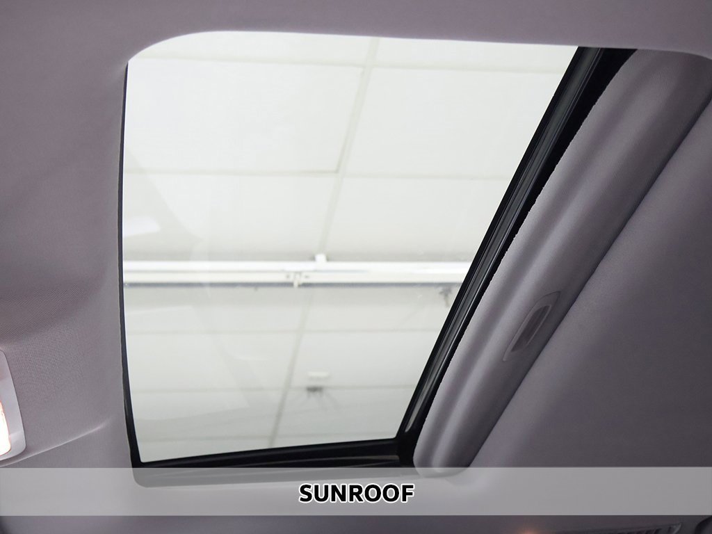 Used 2017 Toyota Highlander XLE image 4