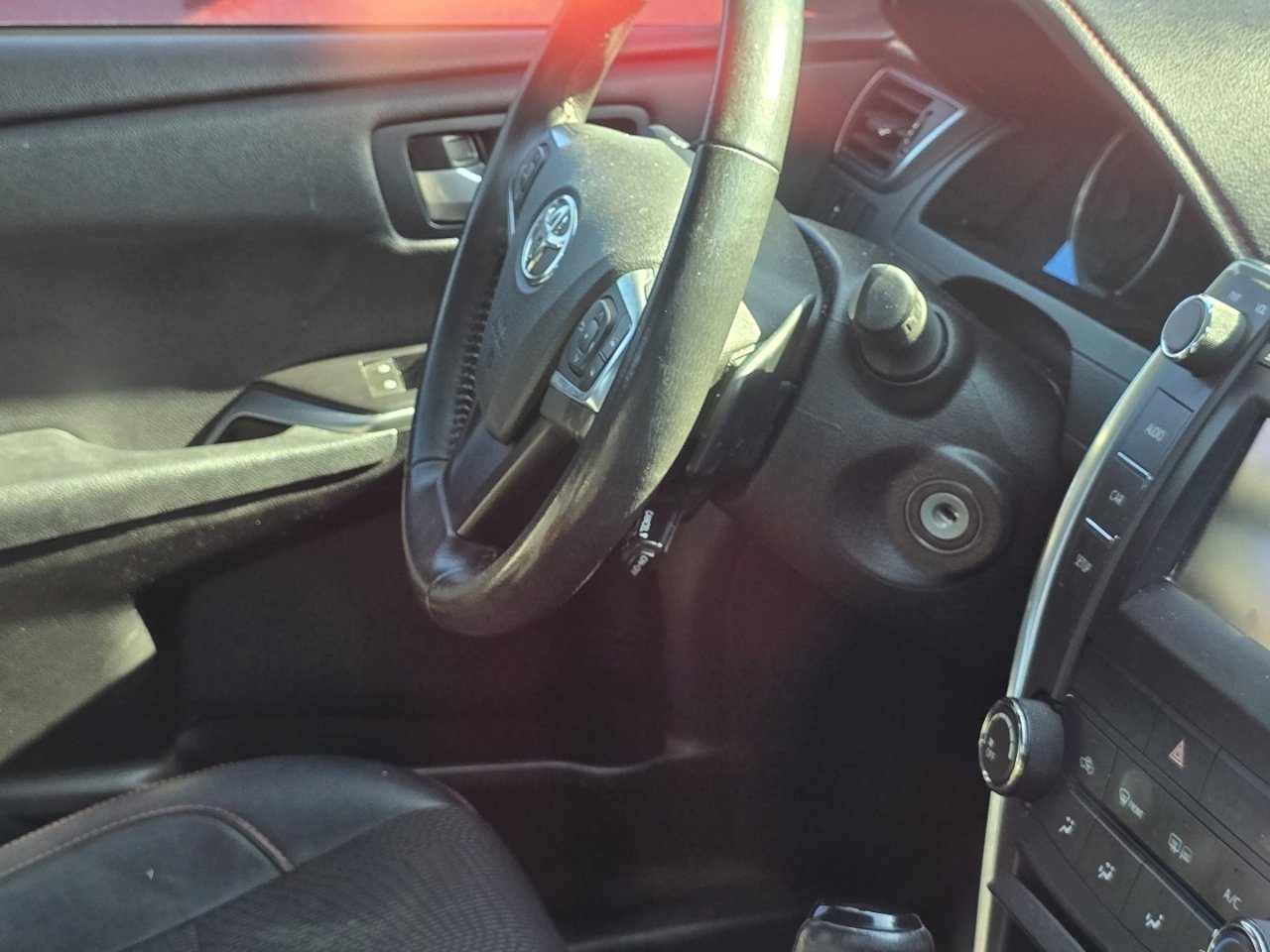 Used 2016 Toyota Camry SE image 18