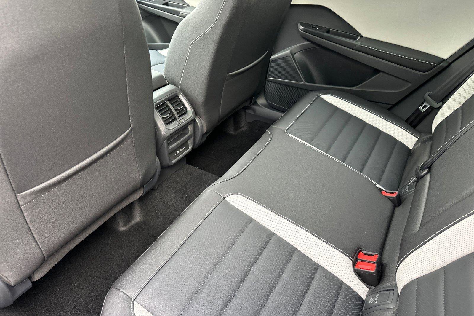 New 2026 Volkswagen Taos SEL image 11