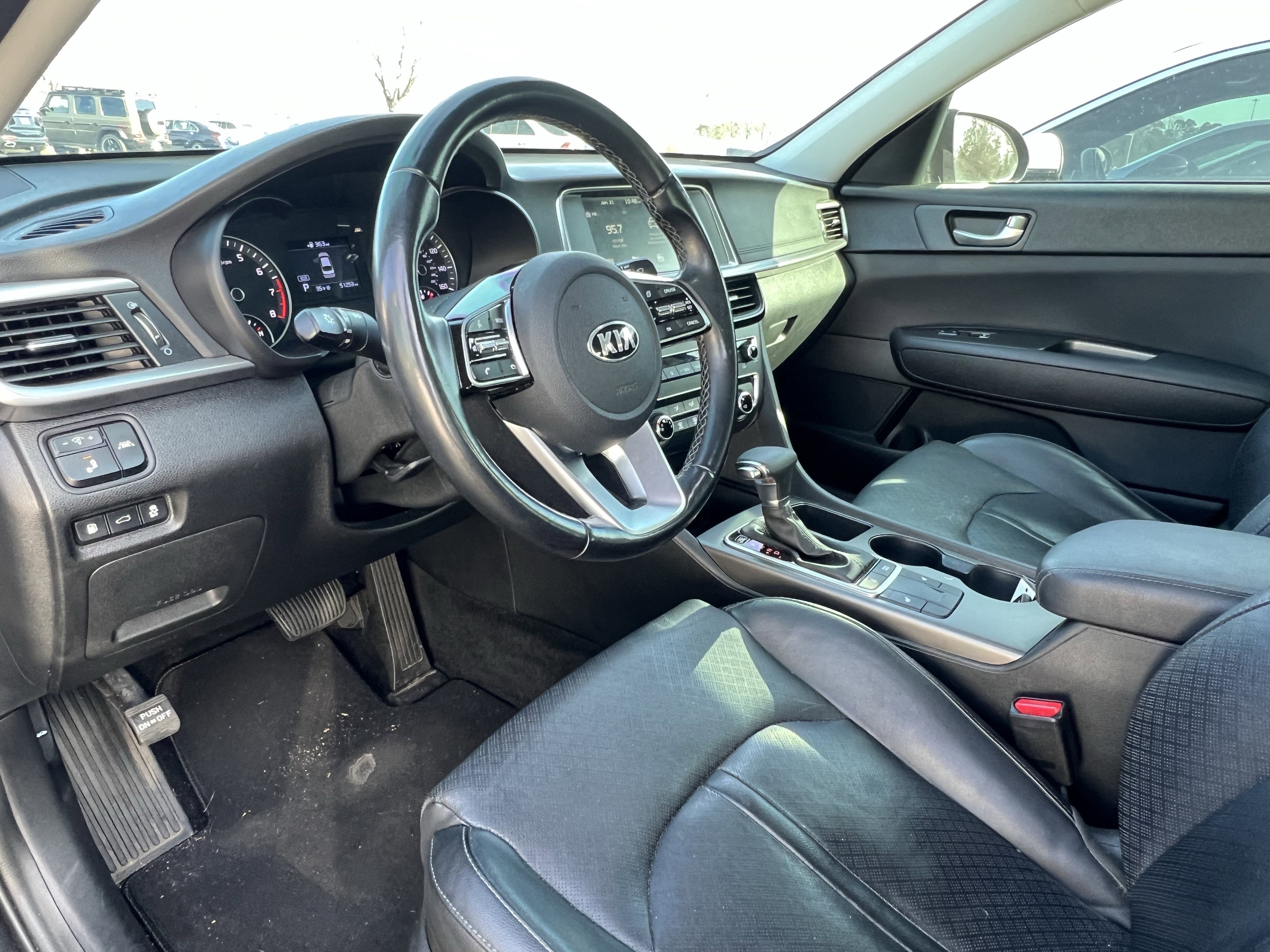 Used 2020 Kia Optima SE image 17