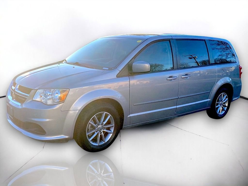 Used 2016 Dodge Grand Caravan SE image 2