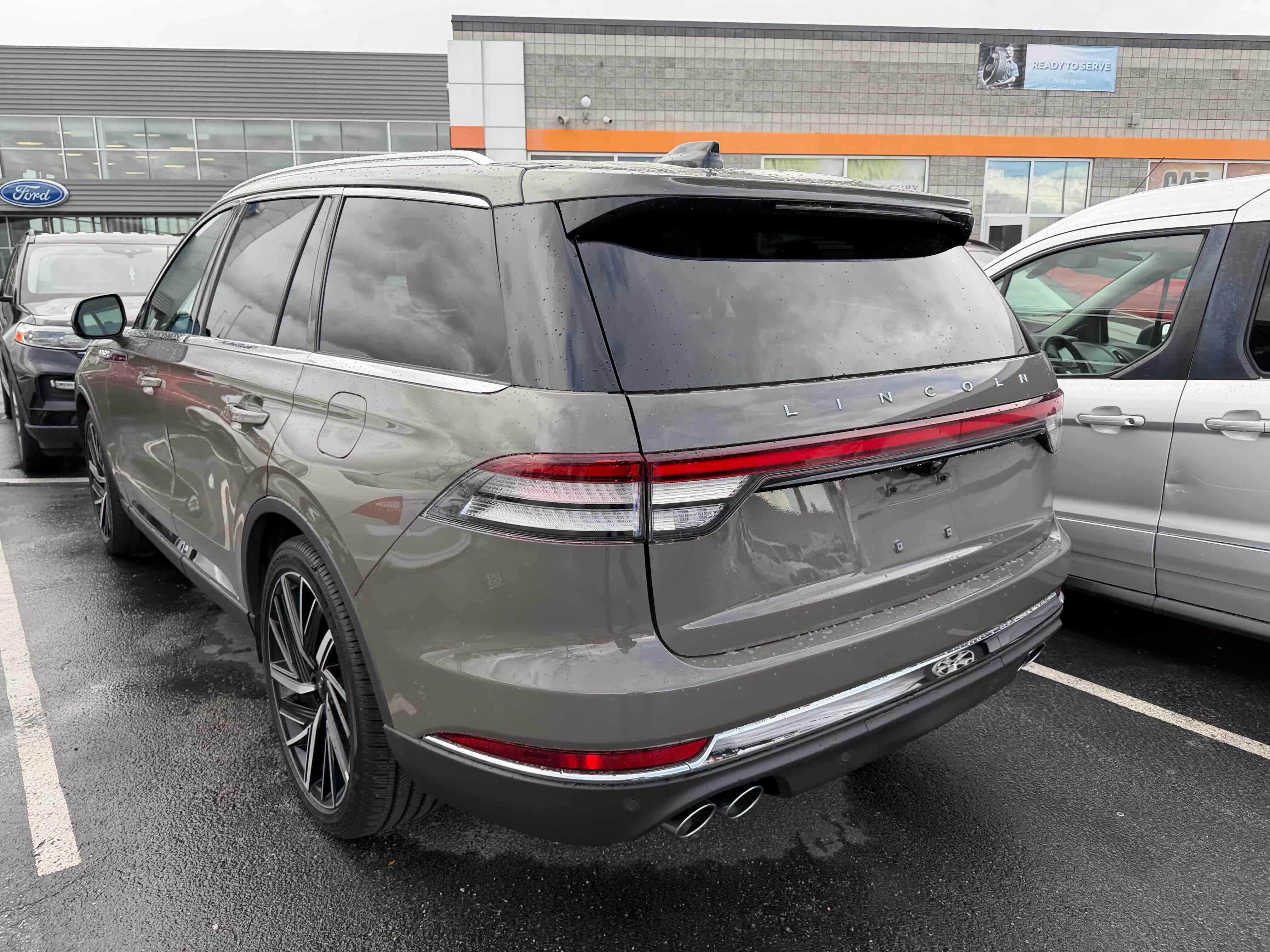 Used 2025 Lincoln Aviator Reserve w/ Equipment Group 201A image 11