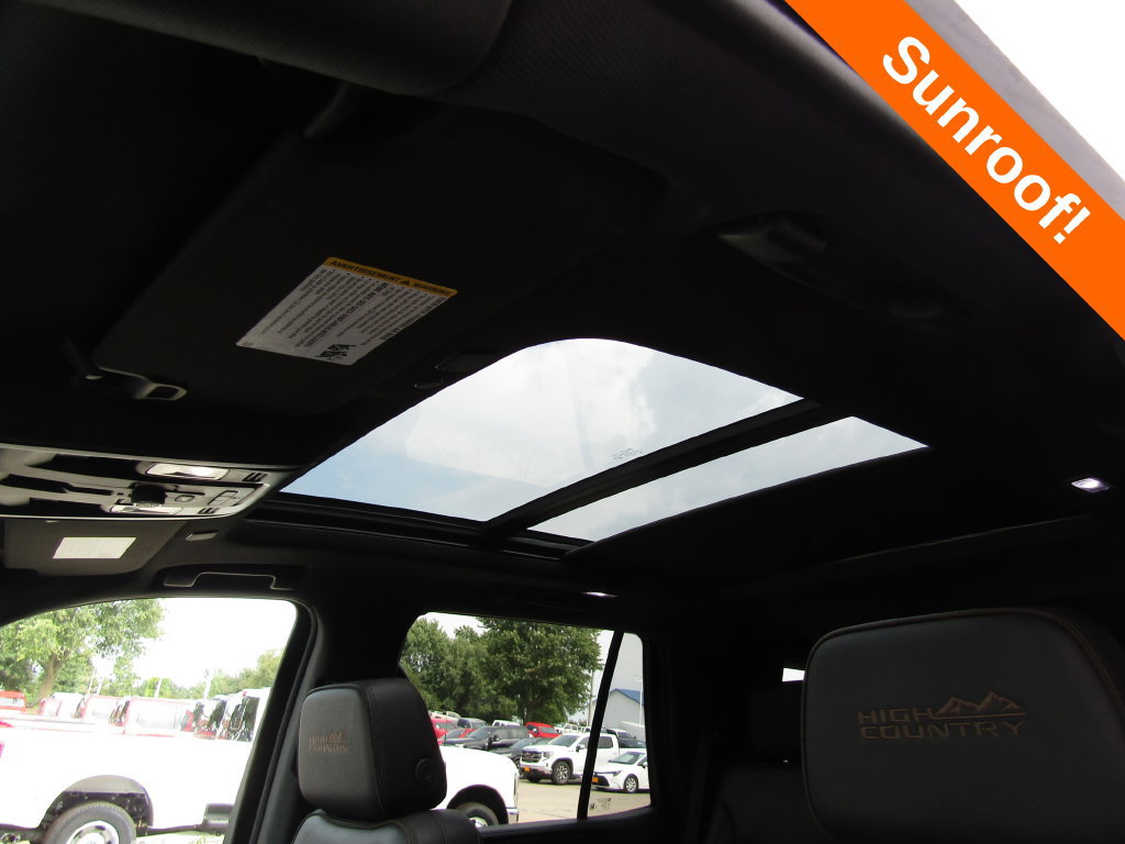 Used 2024 Chevrolet Tahoe High Country AWD/4WD image 14