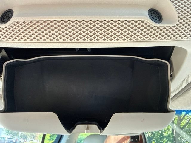 Used 2017 Lincoln Continental Select FWD image 33