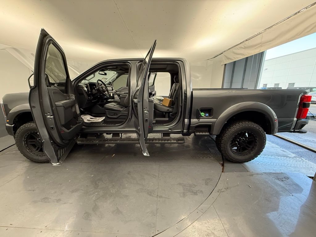 New 2026 Ford F250 Lariat w/ Black Appearance Package AWD/4WD image 17