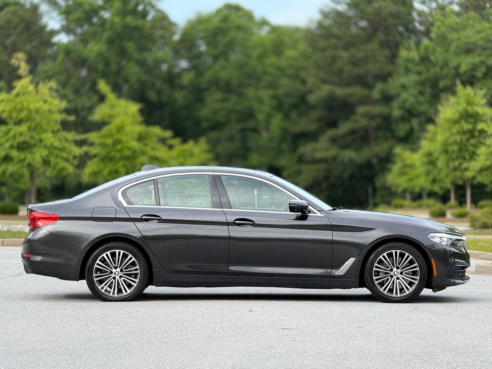Used 2019 BMW 530i xDrive w/ Premium Package AWD/4WD image 12