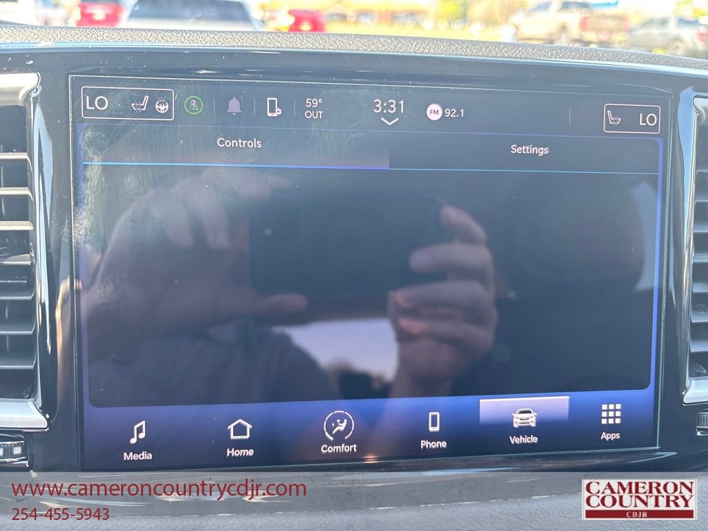Used 2023 Chrysler Pacifica Touring-L FWD image 19