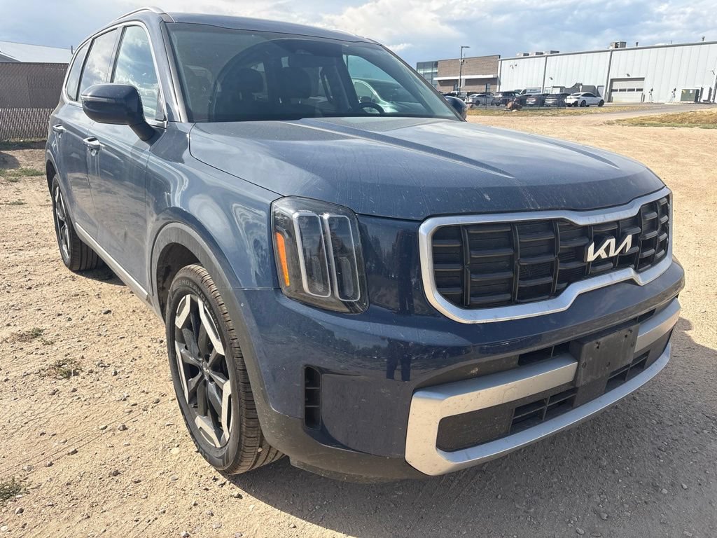 Certified 2023 Kia Telluride S w/ S Sunroof Package AWD/4WD image 7