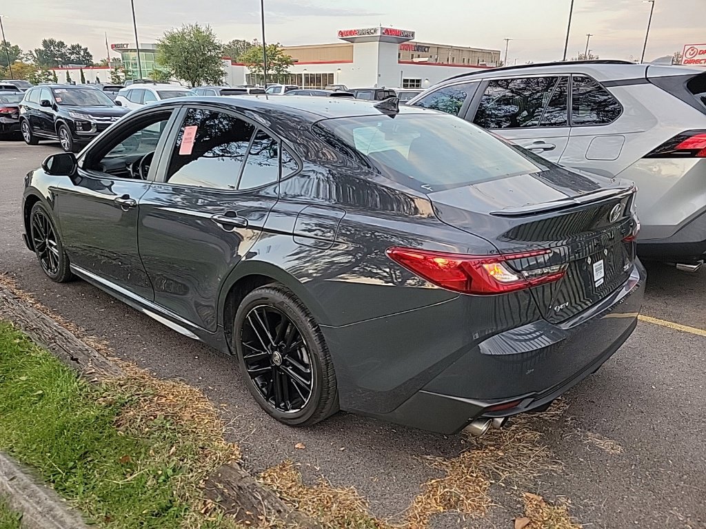 Used 2025 Toyota Camry SE FWD image 4