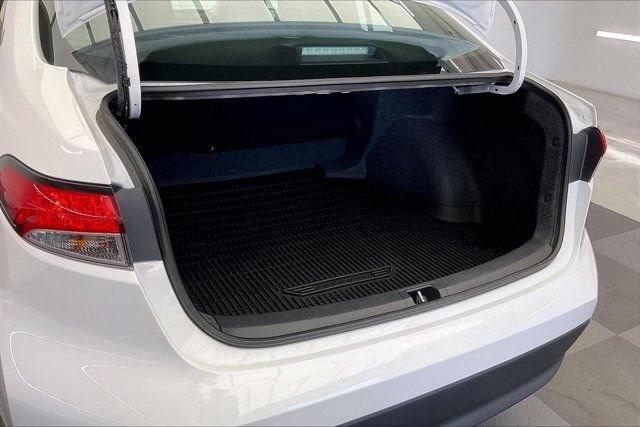 Used 2026 Toyota Corolla LE w/ LE Premium Package FWD image 28