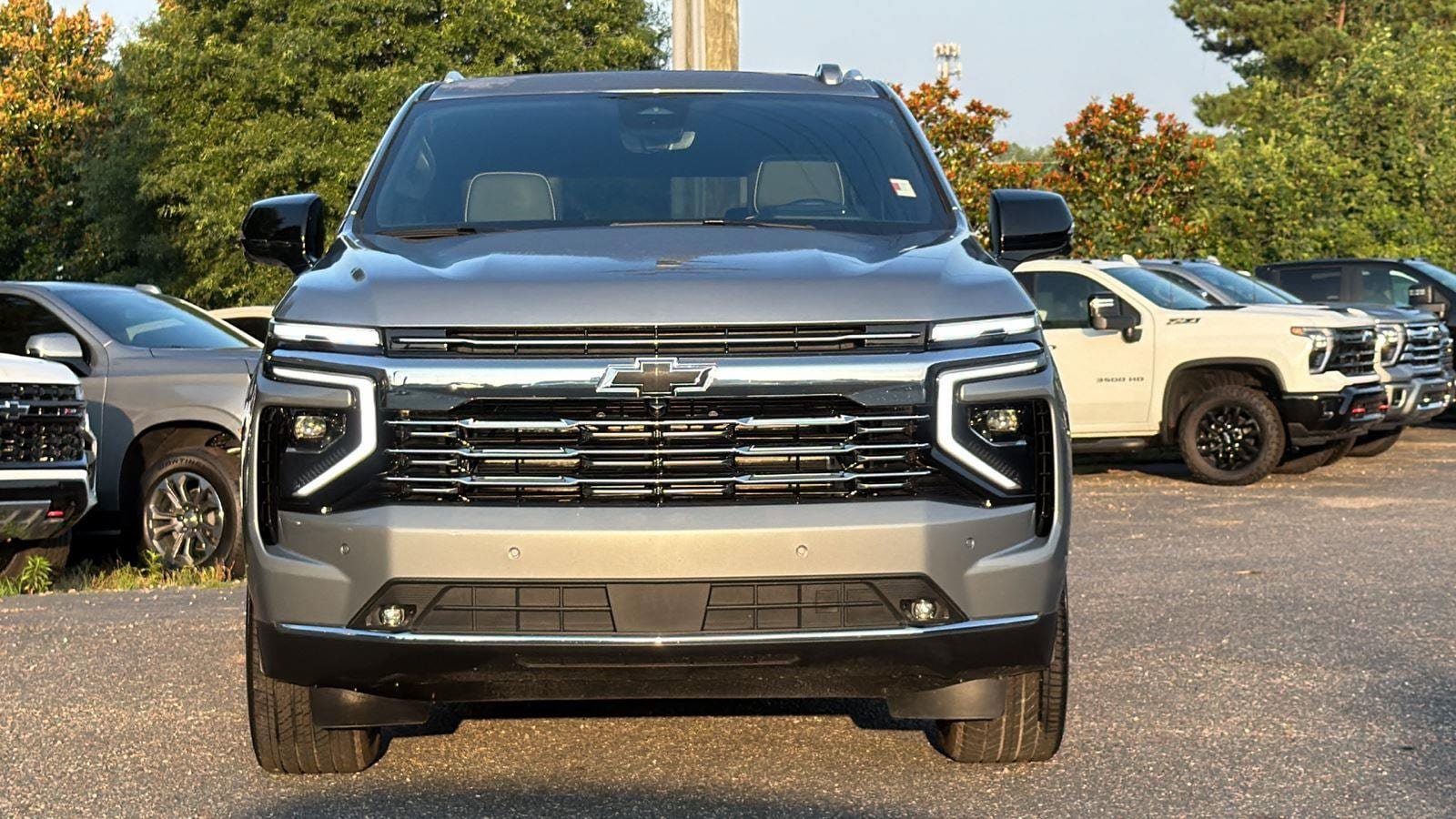 Used 2025 Chevrolet Suburban Premier AWD/4WD video 2