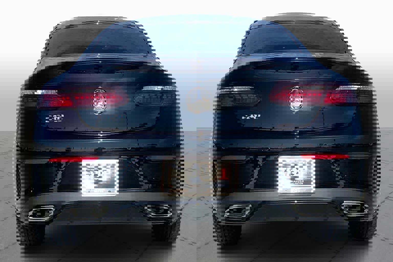 Used 2022 Mercedes-Benz E 450 Coupe image 4