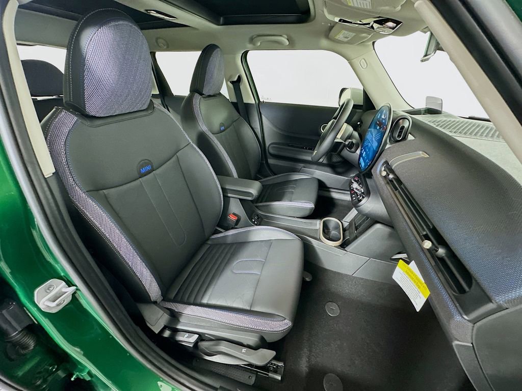 Certified 2025 MINI Cooper 4-Door Hardtop FWD image 27