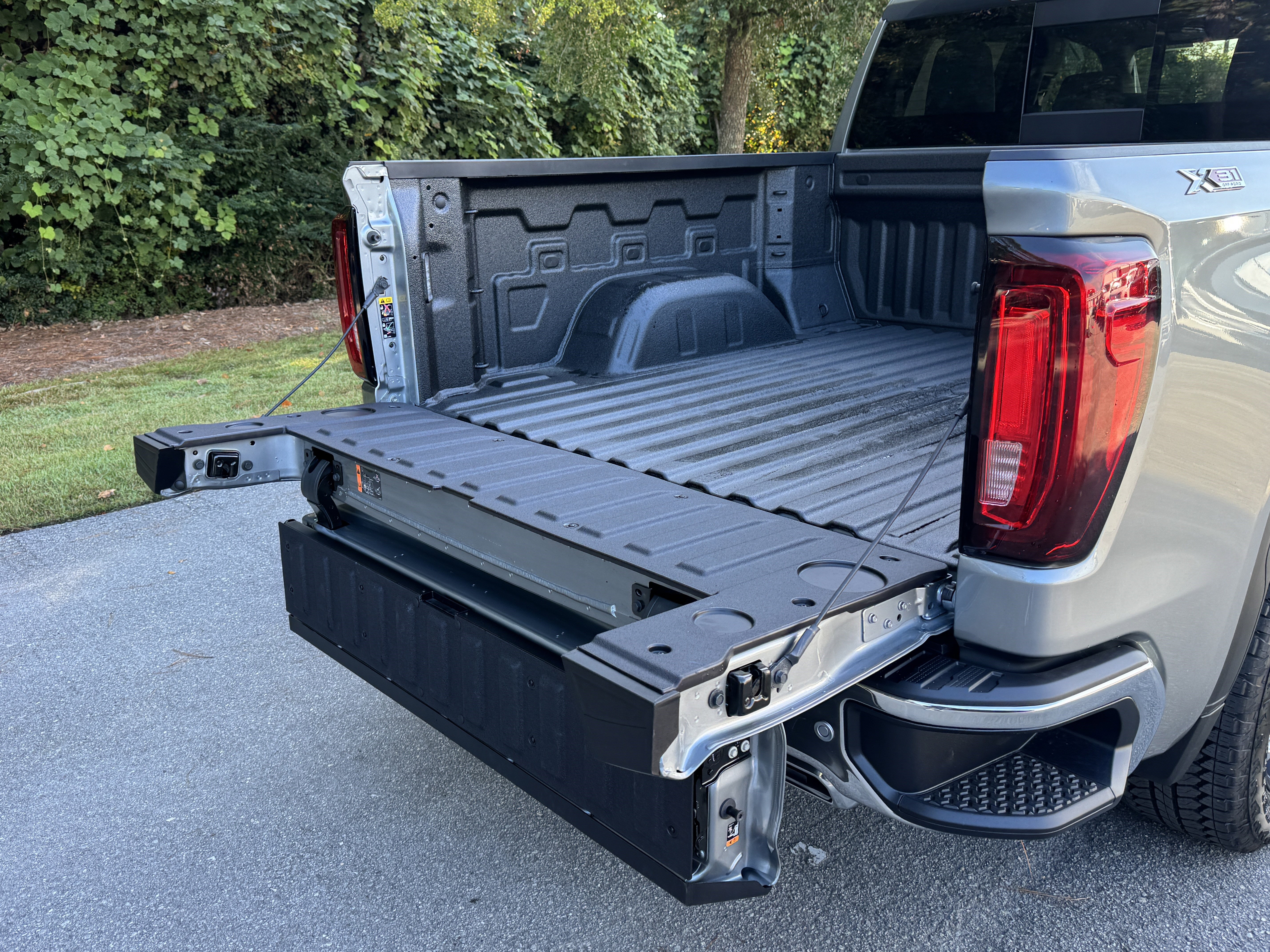 New 2026 GMC Sierra 1500 SLT w/ SLT Premium Plus Package image 9