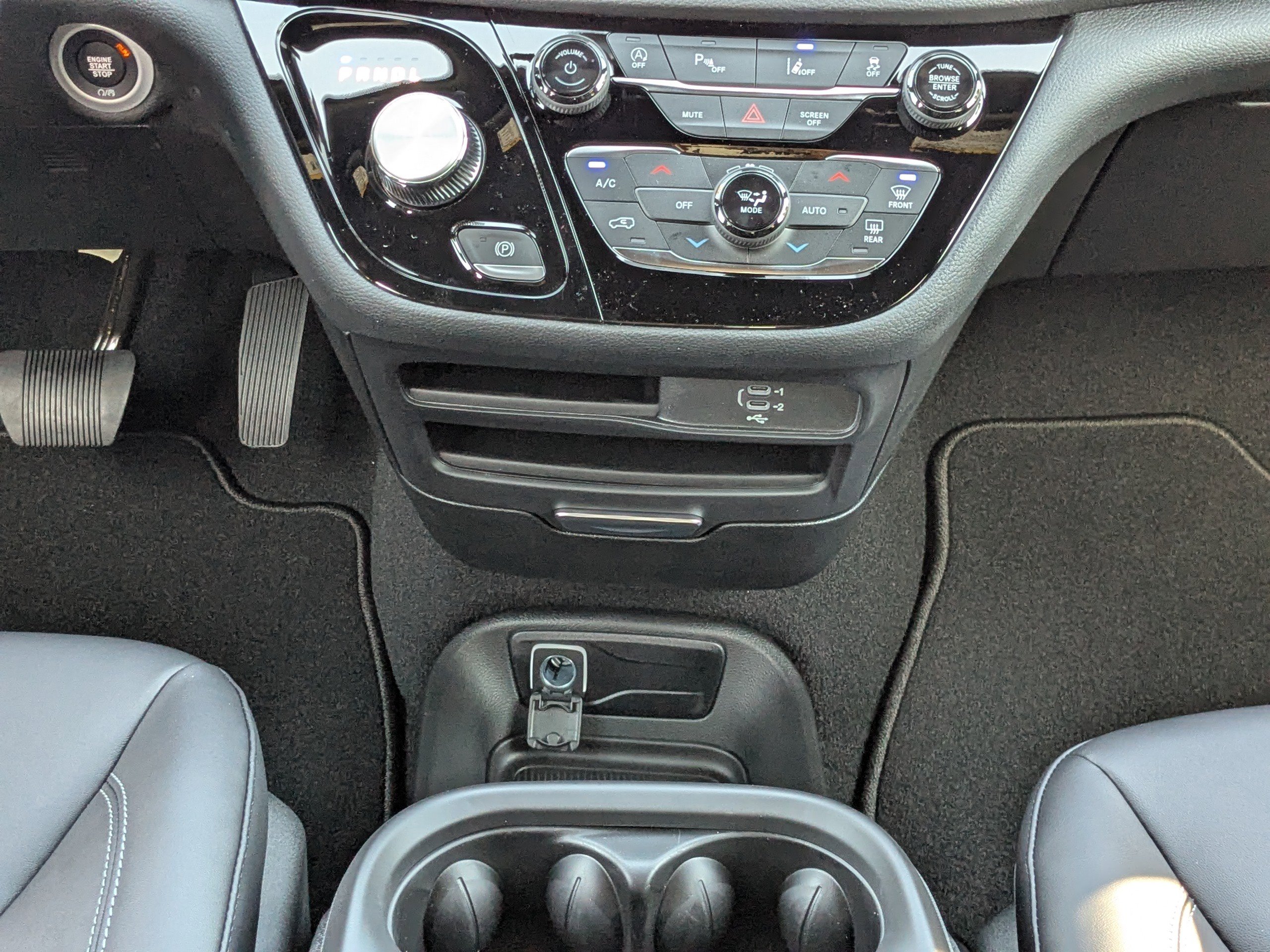 New 2026 Chrysler Pacifica Select image 18