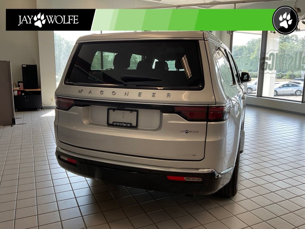 Used 2024 Jeep Wagoneer Series II AWD/4WD image 5