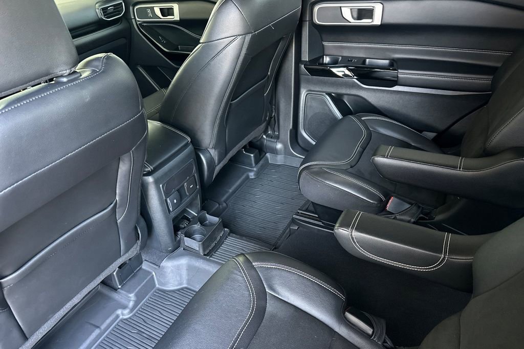 Used 2022 Ford Explorer ST w/ ST Street Pack image 14