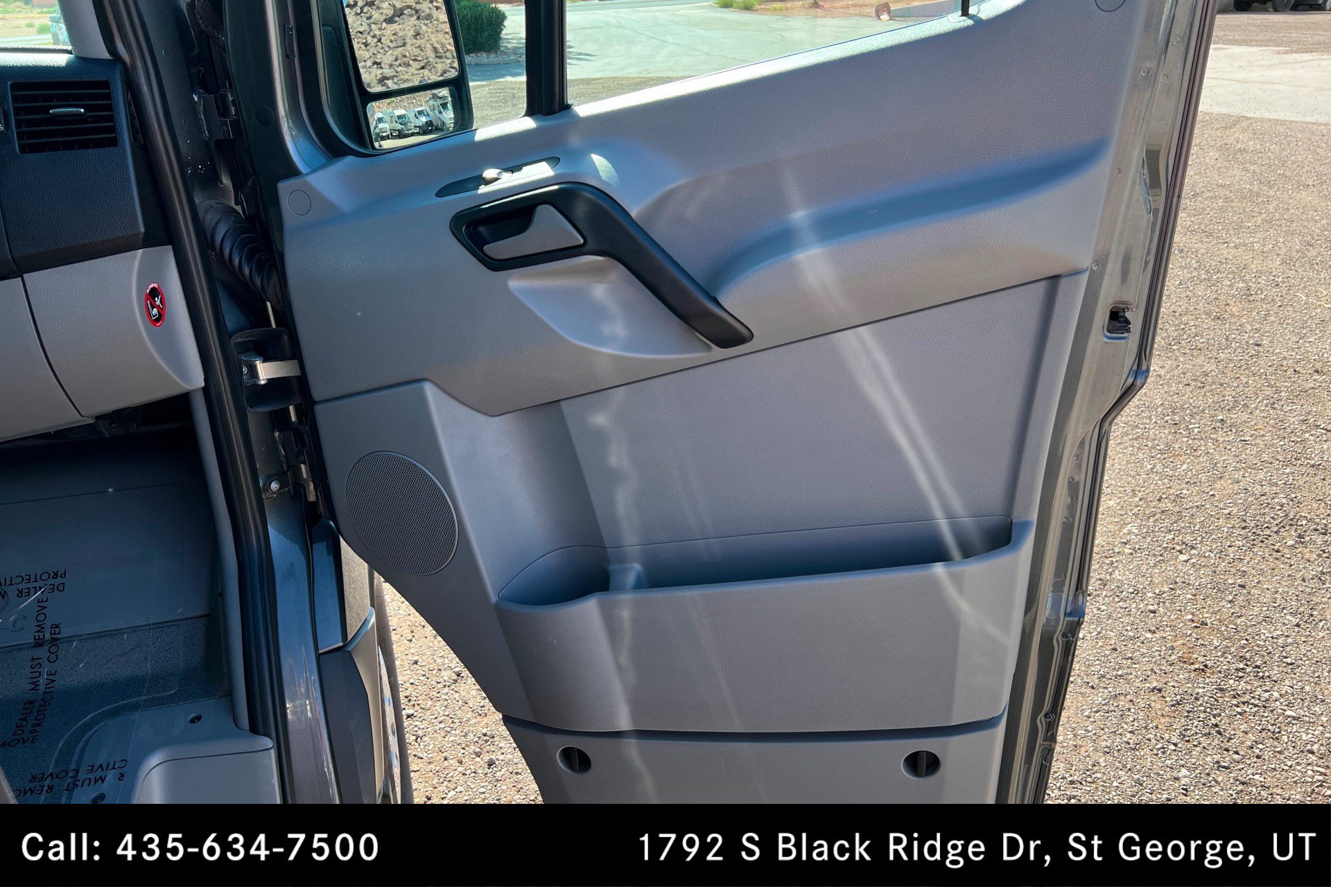 Used 2015 Mercedes-Benz Sprinter 2500 image 21
