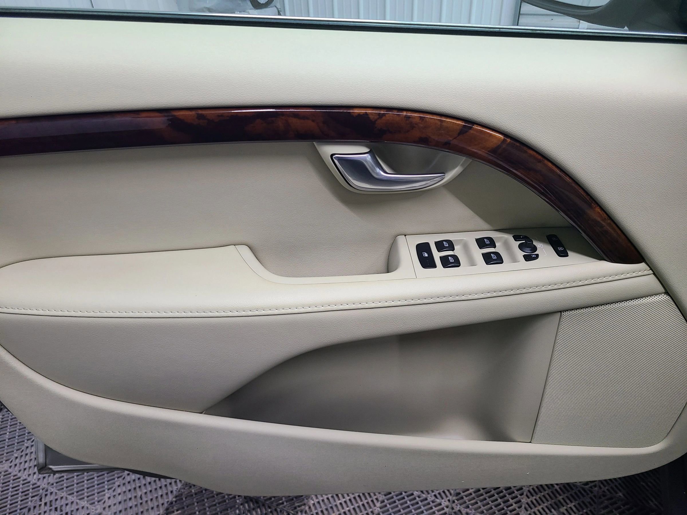 Used 2015 Volvo XC70 T5 Platinum image 22