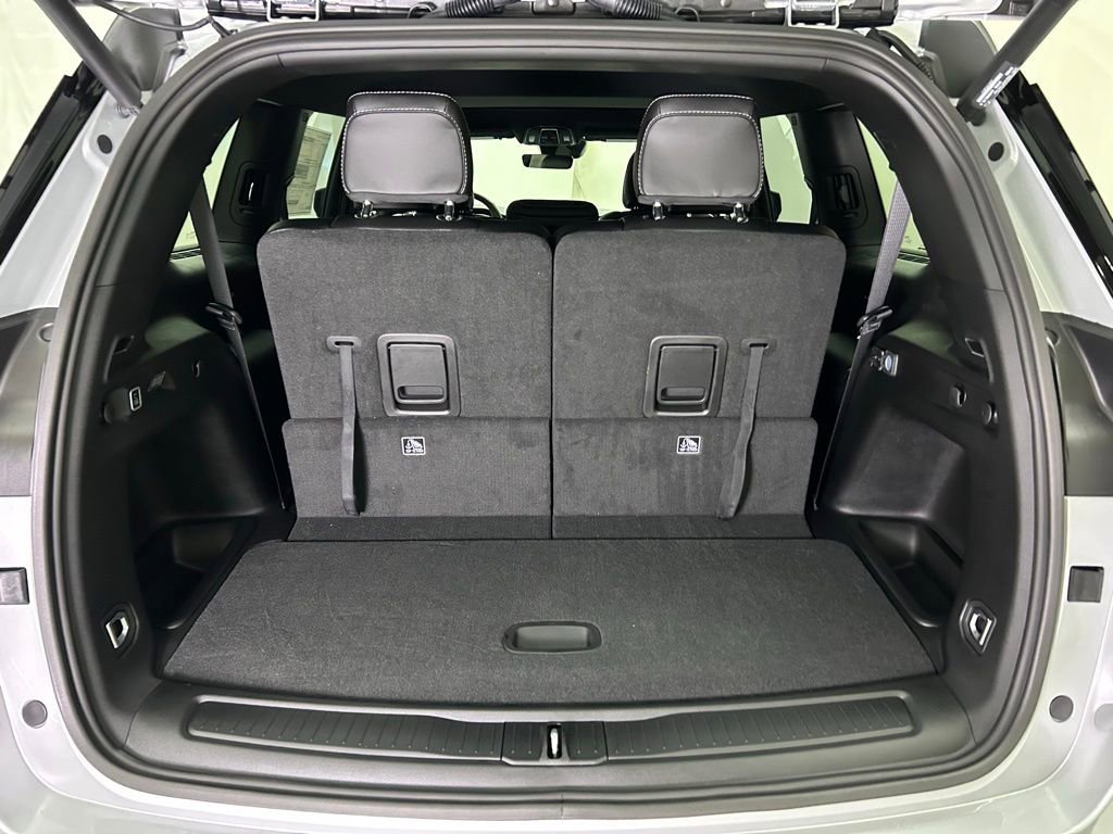 New 2025 Jeep Grand Cherokee L Altitude image 12