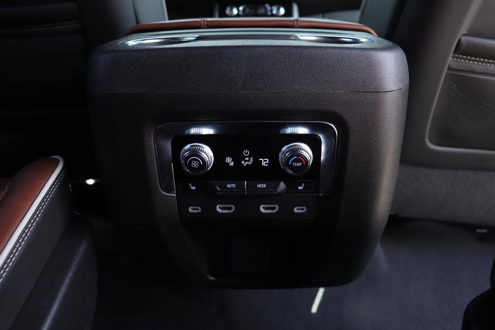 Used 2024 GMC Yukon Denali Ultimate AWD/4WD image 23