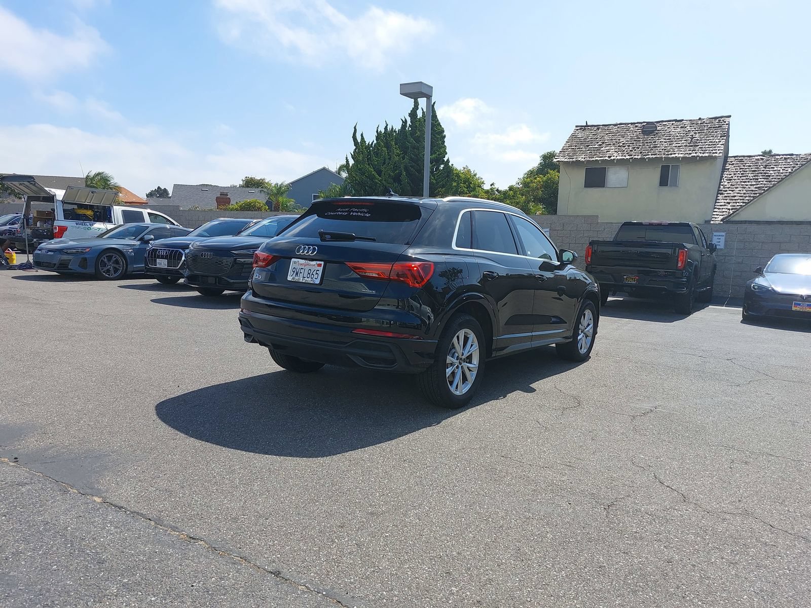 Used 2025 Audi Q3 2.0T Premium w/ Convenience Package AWD/4WD image 3