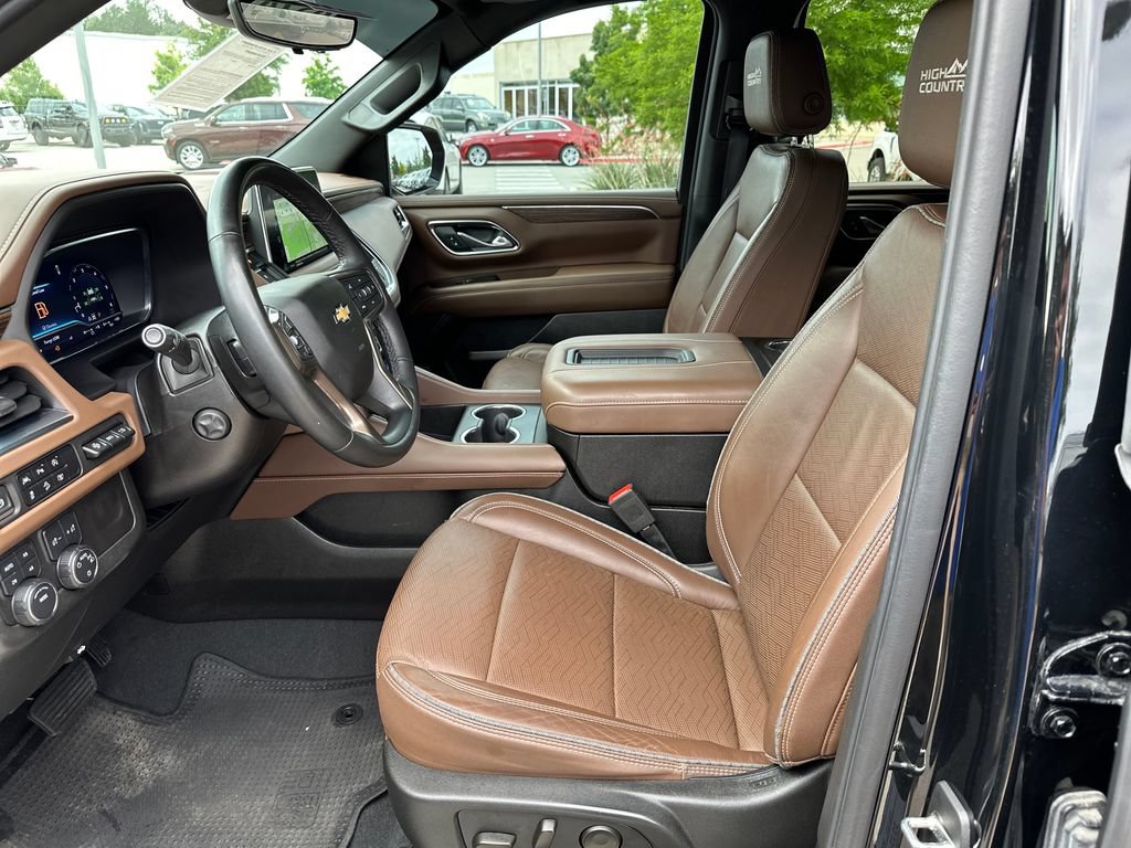 Used 2023 Chevrolet Tahoe High Country AWD/4WD image 17